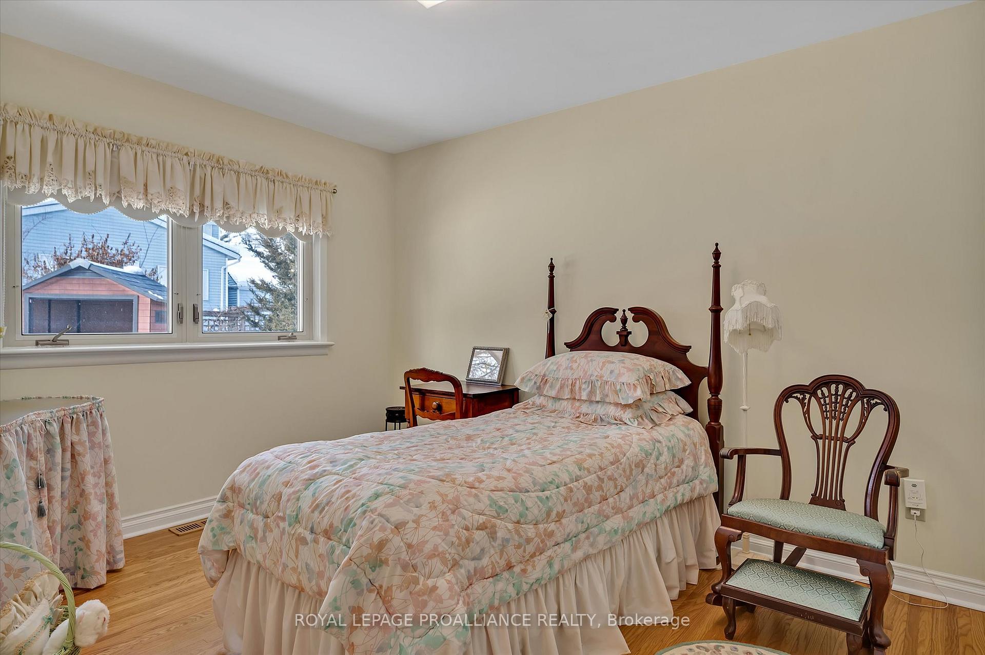 Photo 8 of 114 O'Carroll Avenue, Peterborough, Northcrest Ward 5 — HOMEH