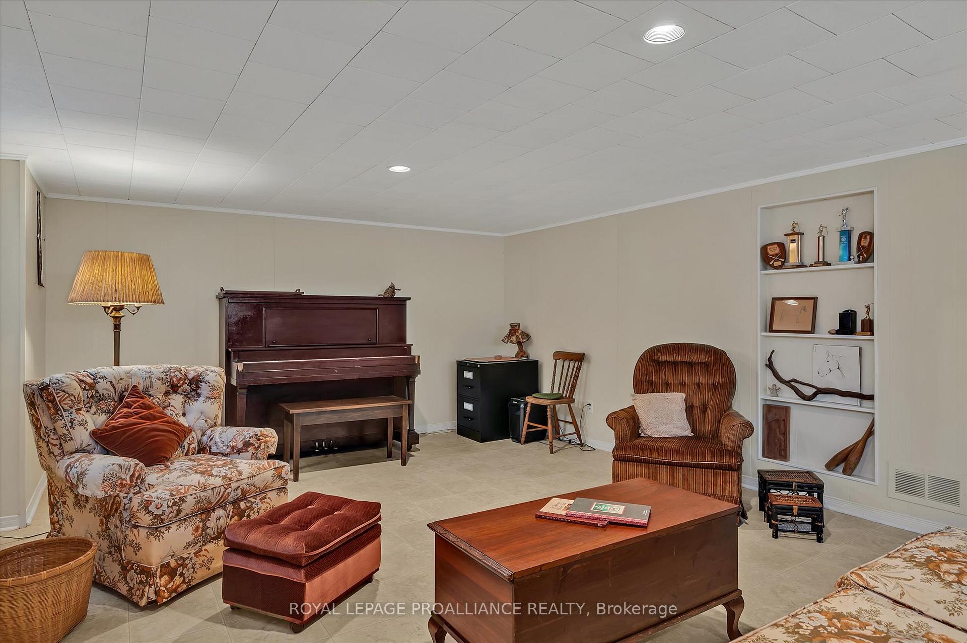 Photo 38 of 114 O'Carroll Avenue, Peterborough, Northcrest Ward 5 — HOMEH