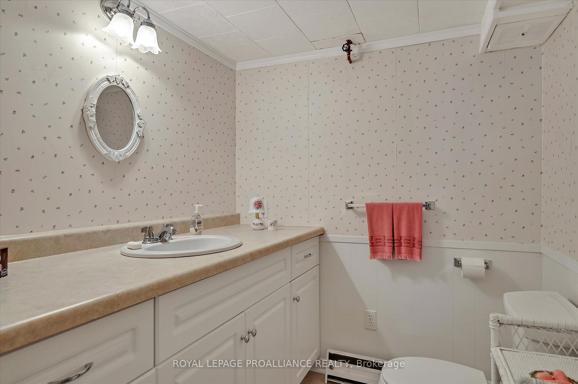 Photo 32 of 114 O'Carroll Avenue, Peterborough, Northcrest Ward 5 — HOMEH