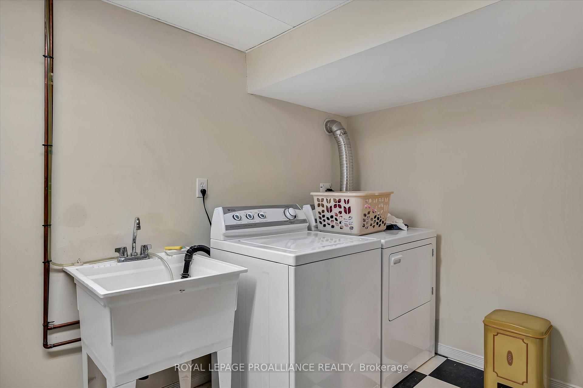 Photo 35 of 114 O'Carroll Avenue, Peterborough, Northcrest Ward 5 — HOMEH