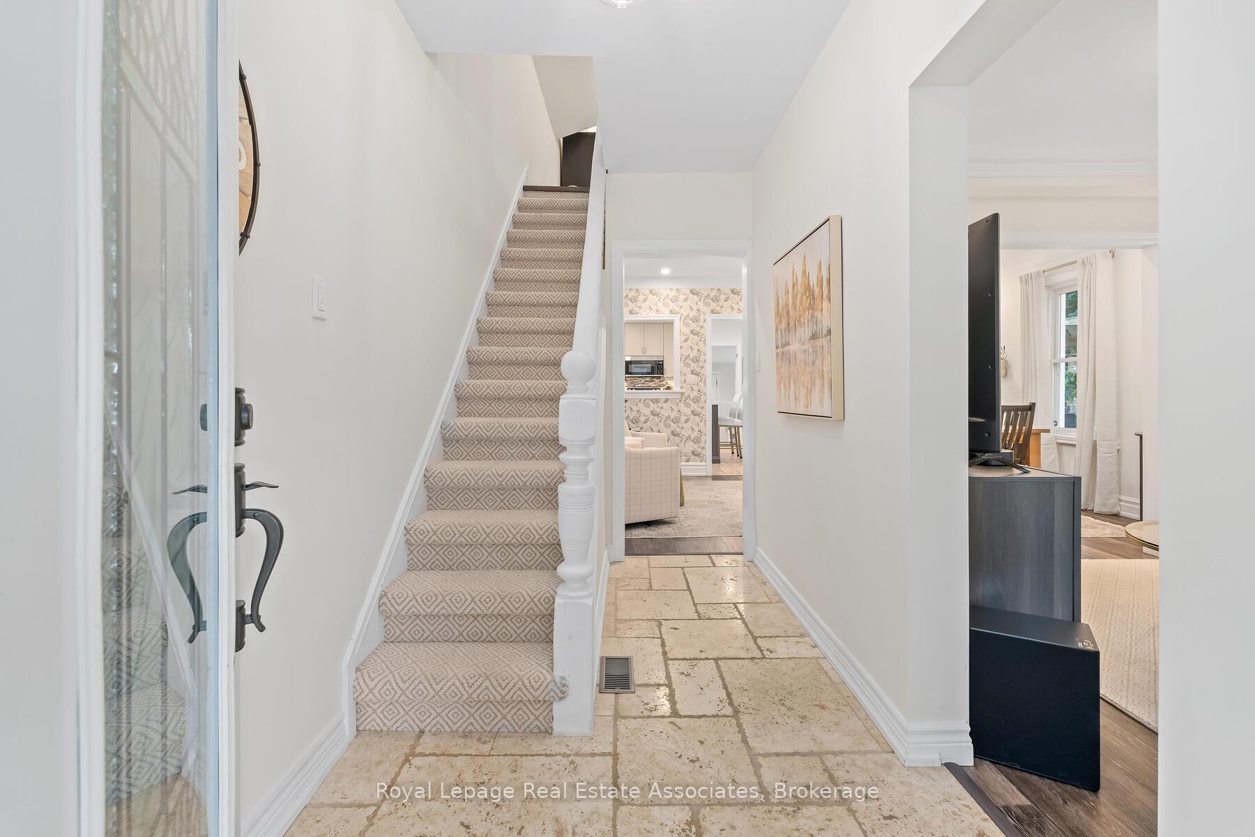 Photo 8 of 119 Crescent Street, Halton Hills, Acton — HOMEH