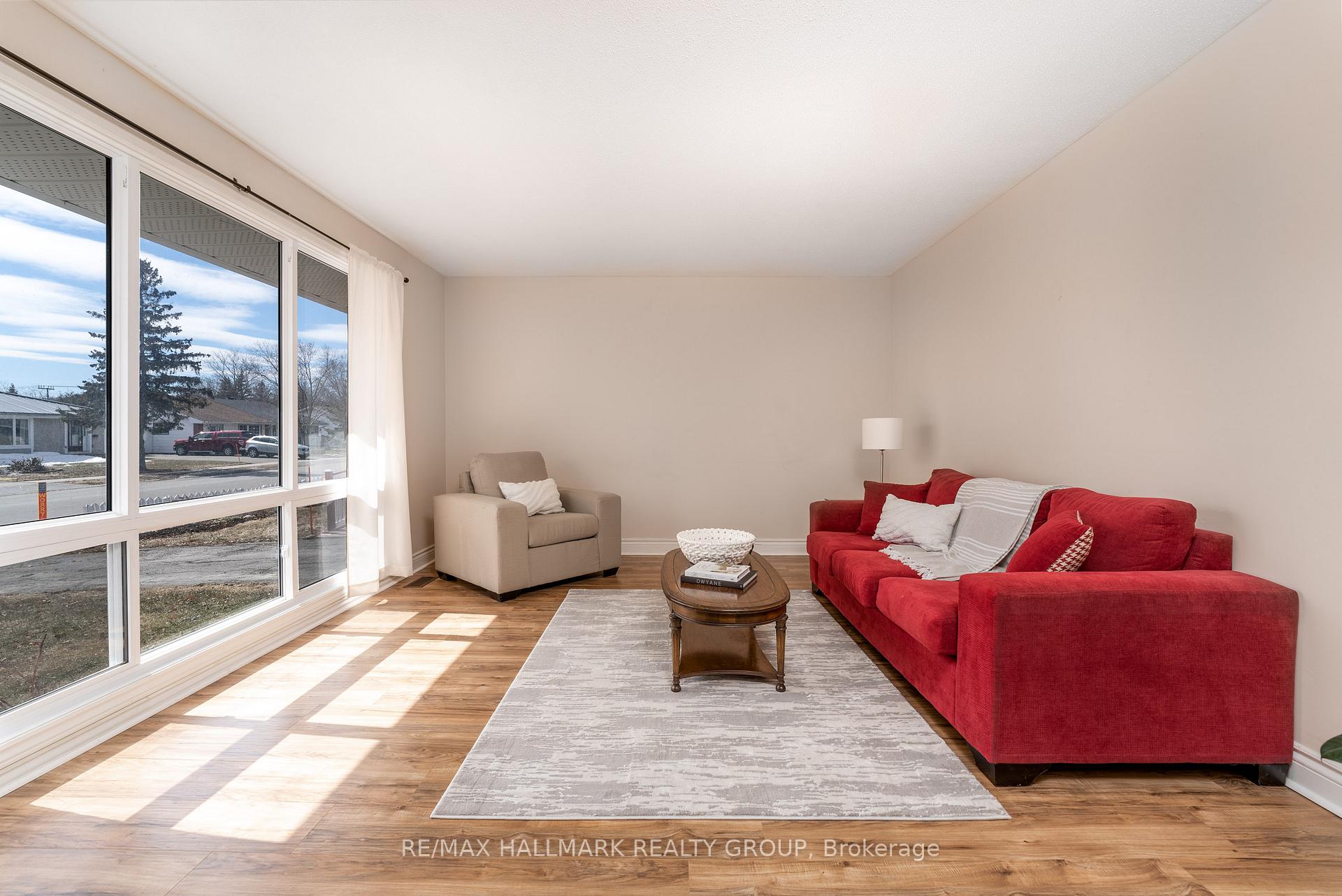 Photo 43 of 591 Eastvale Drive, Ottawa, Beacon Hill North — HOMEH