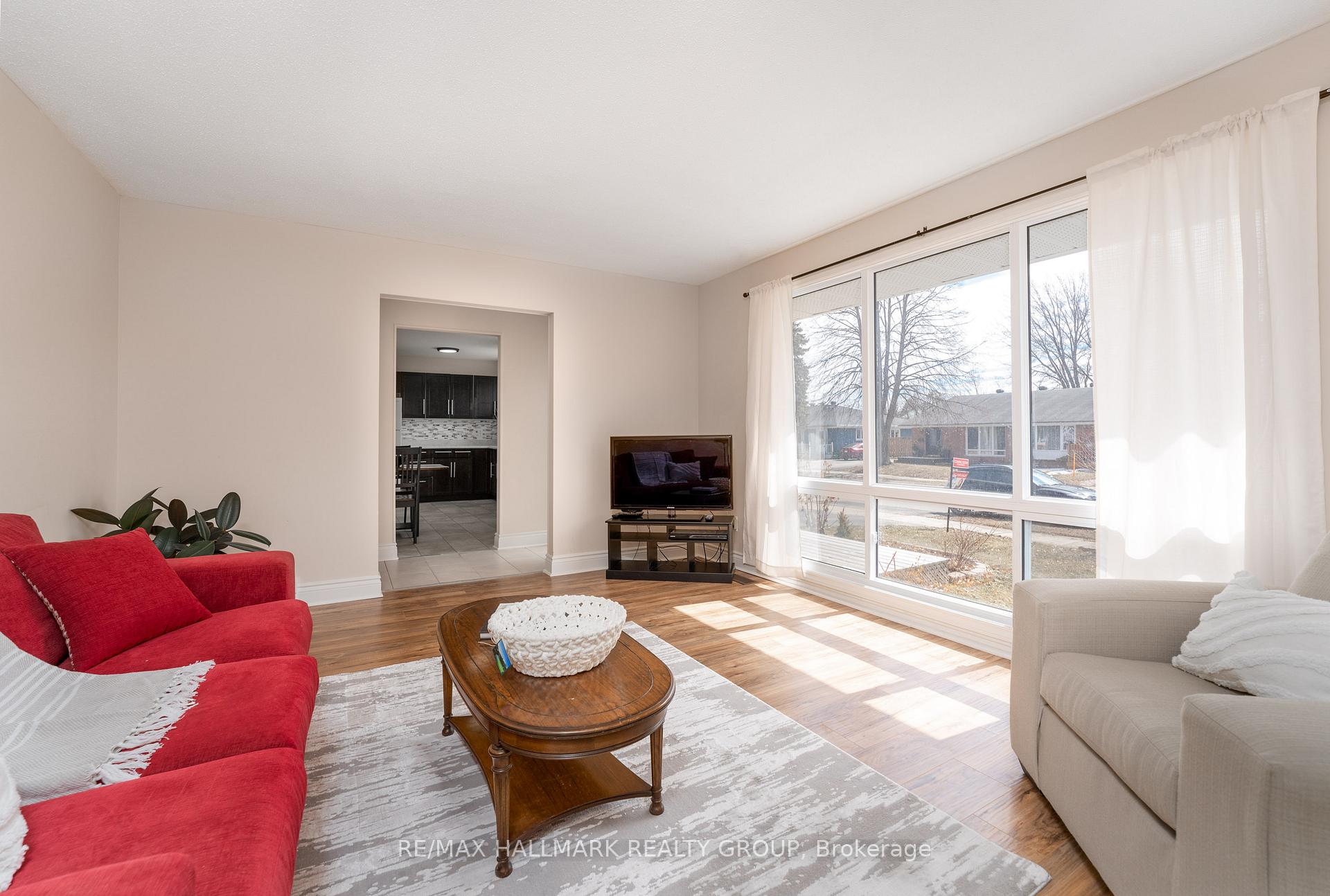 Photo 21 of 591 Eastvale Drive, Ottawa, Beacon Hill North — HOMEH