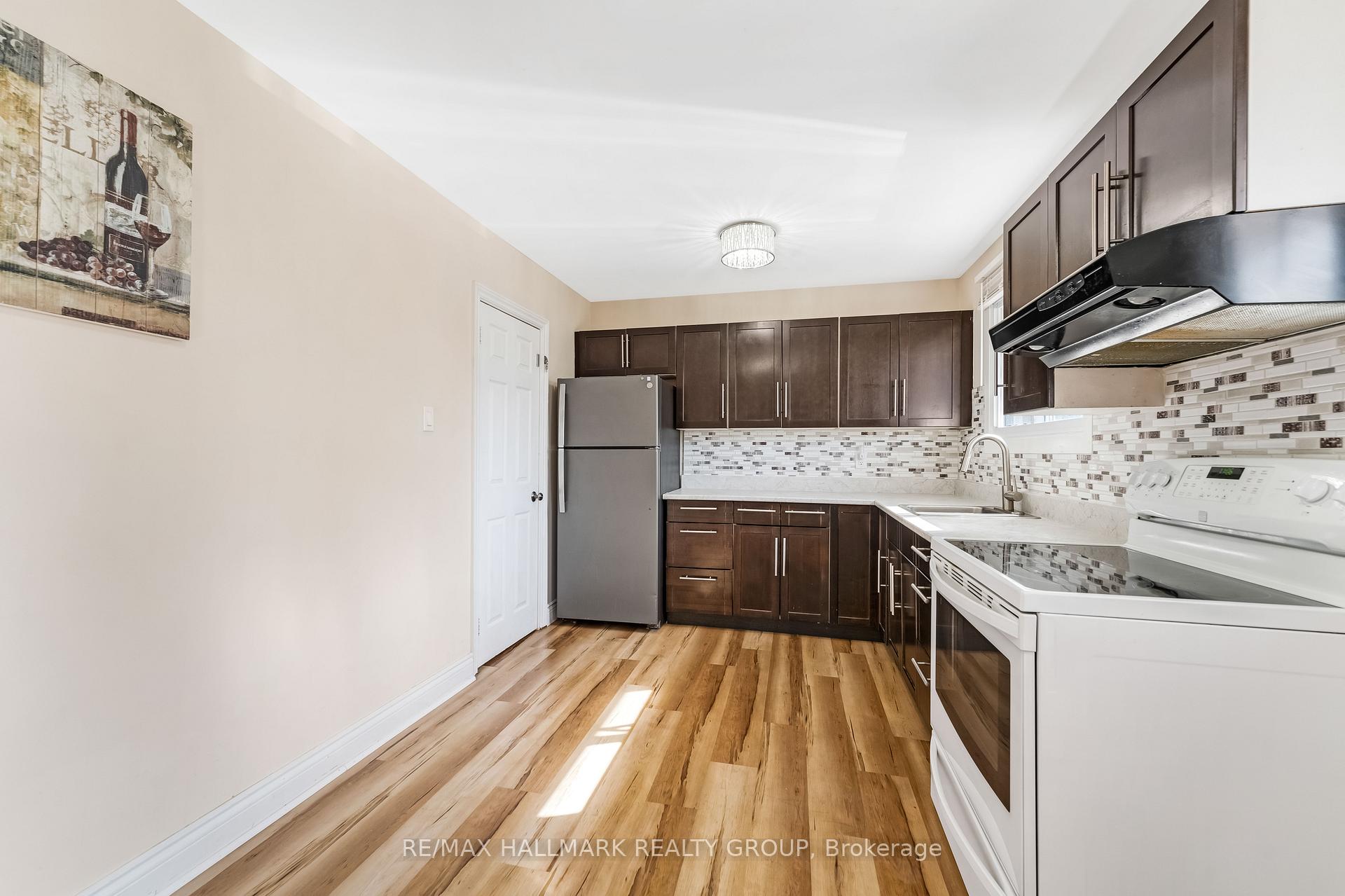 Photo 22 of 591 Eastvale Drive, Ottawa, Beacon Hill North — HOMEH