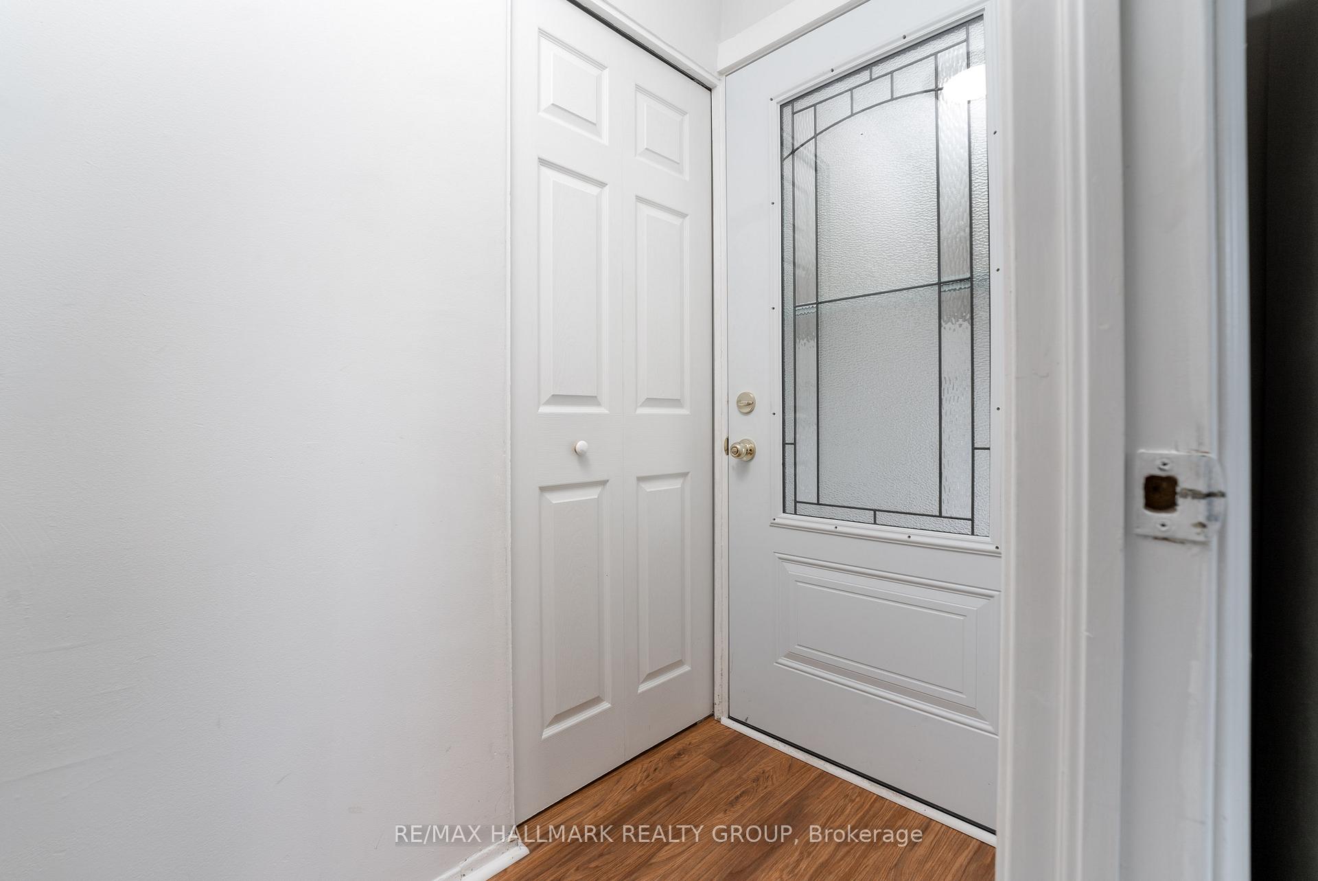 Photo 4 of 591 Eastvale Drive, Ottawa, Beacon Hill North — HOMEH