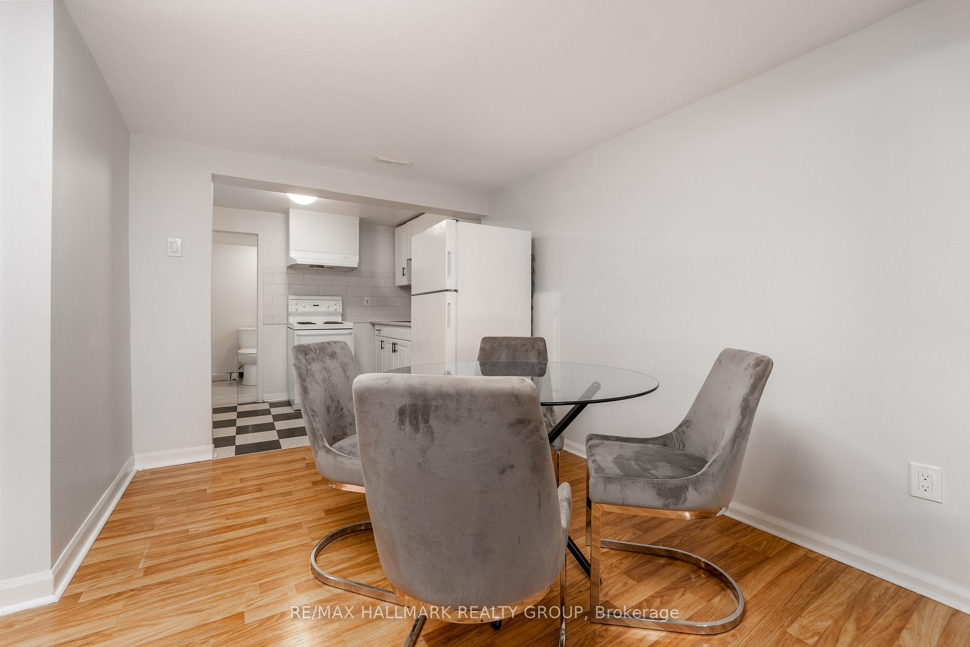 Photo 18 of 591 Eastvale Drive, Ottawa, Beacon Hill North — HOMEH