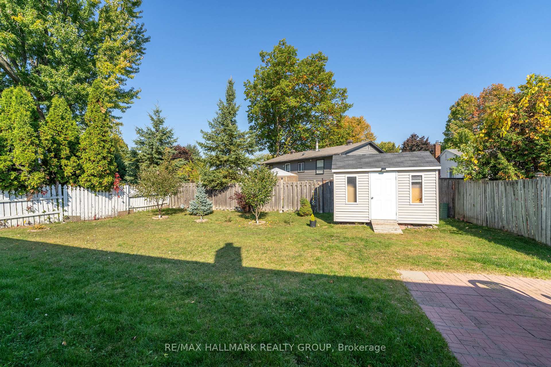 Photo 15 of 591 Eastvale Drive, Ottawa, Beacon Hill North — HOMEH