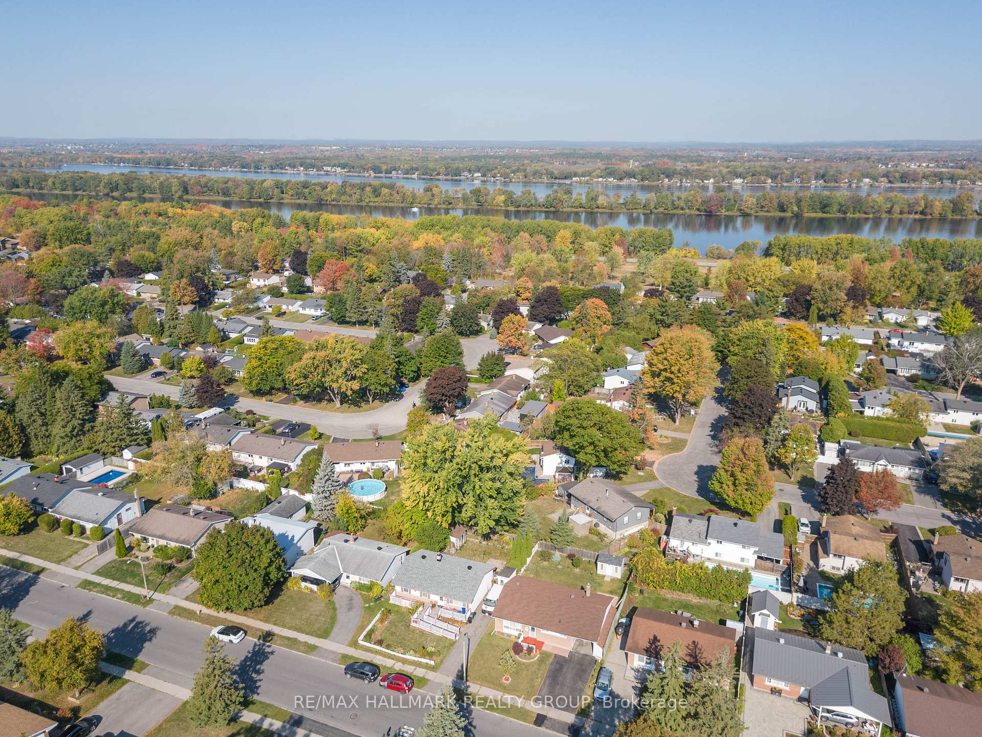 Photo 26 of 591 Eastvale Drive, Ottawa, Beacon Hill North — HOMEH