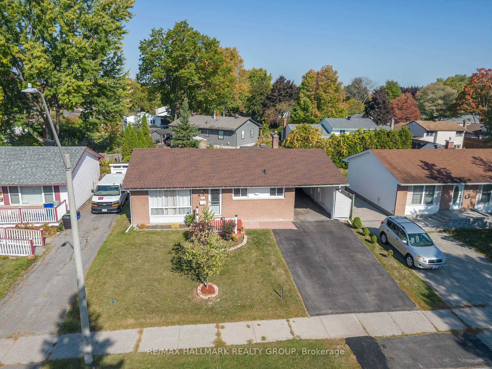 Photo 39 of 591 Eastvale Drive, Ottawa, Beacon Hill North — HOMEH