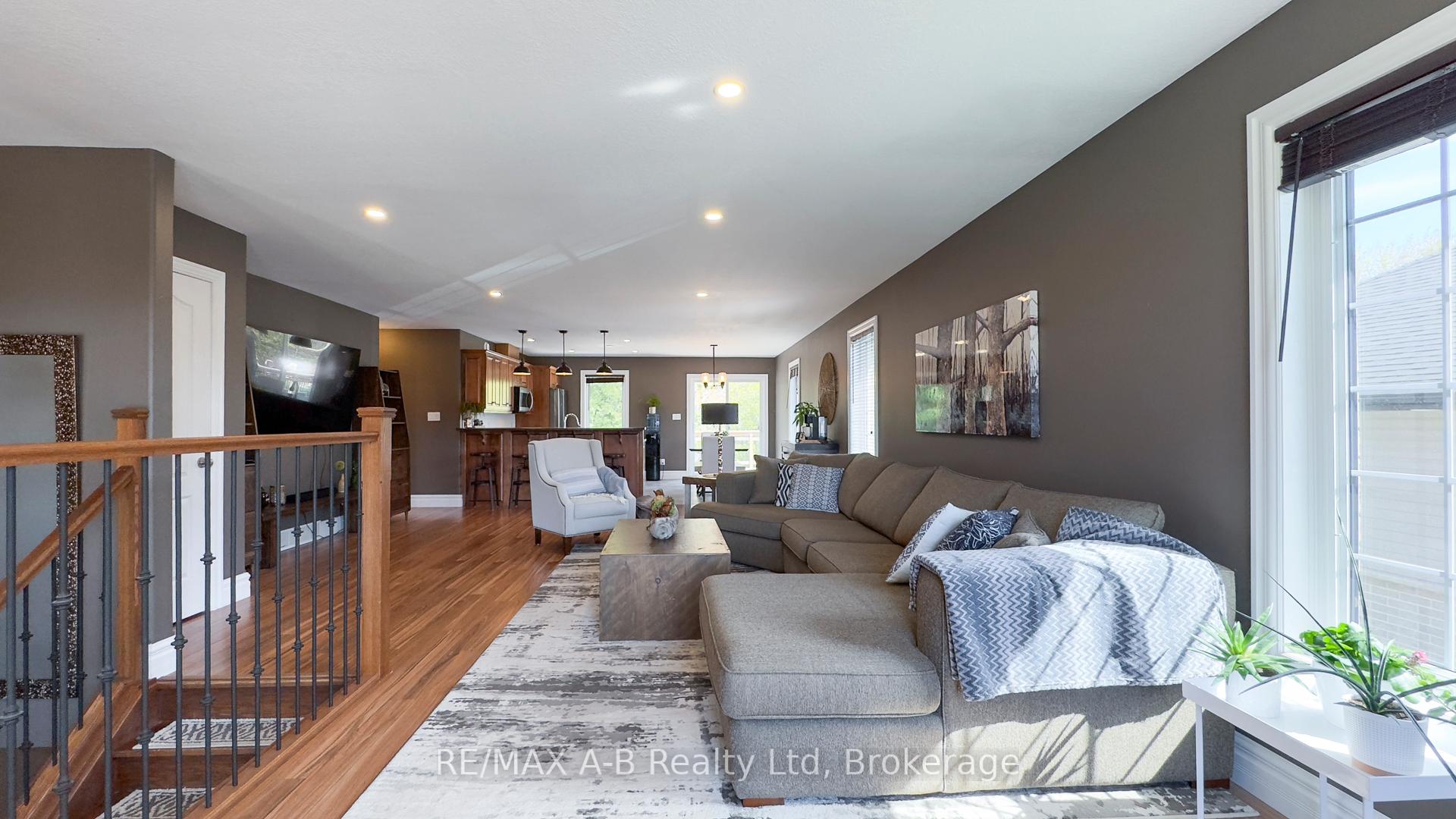 Photo 32 of 83 Sylvia Street, West Perth, Mitchell — HOMEH