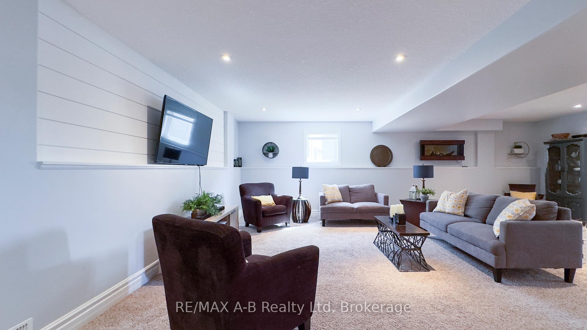 Photo 11 of 83 Sylvia Street, West Perth, Mitchell — HOMEH