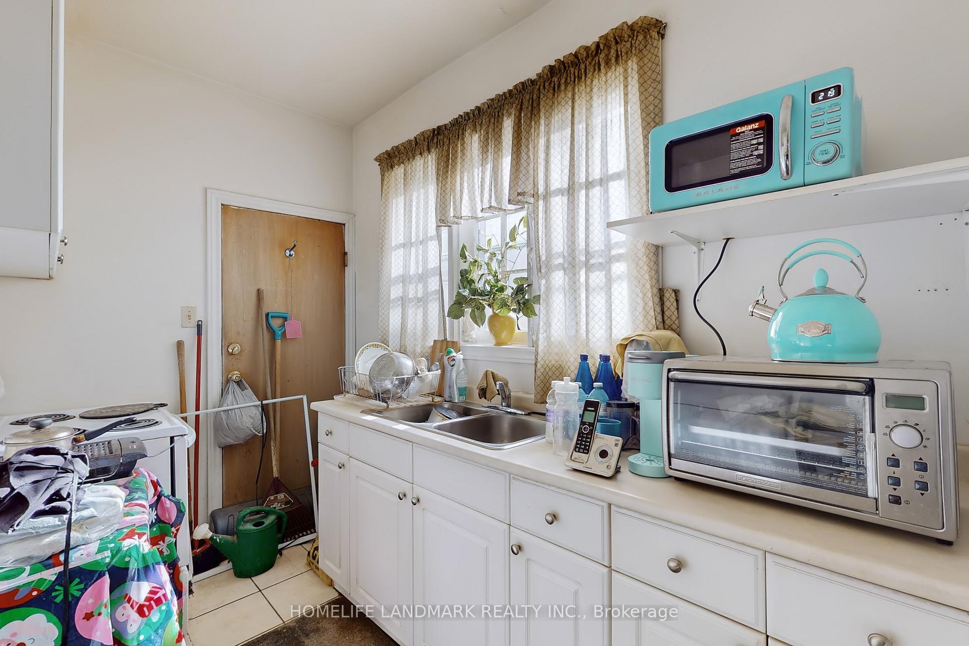 Photo 11 of 153 Joseph Street, Kitchener — HOMEH