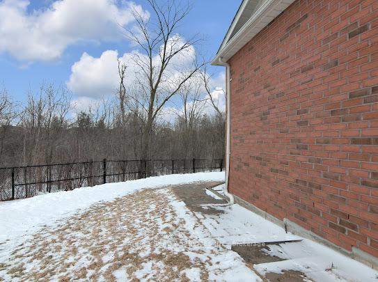 Photo 2 of 32 River Rock Crescent, Brampton, Fletcher's Meadow — HOMEH