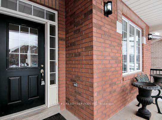 Photo 24 of 32 River Rock Crescent, Brampton, Fletcher's Meadow — HOMEH