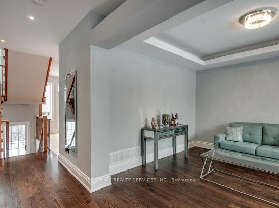 Photo 4 of 32 River Rock Crescent, Brampton, Fletcher's Meadow — HOMEH