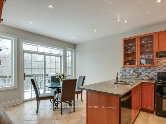 Photo 7 of 32 River Rock Crescent, Brampton, Fletcher's Meadow — HOMEH
