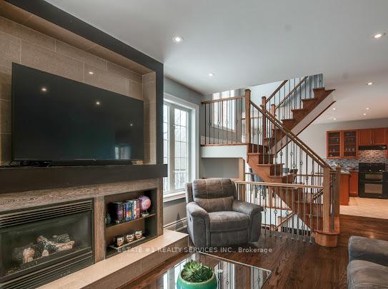 Photo 25 of 32 River Rock Crescent, Brampton, Fletcher's Meadow — HOMEH