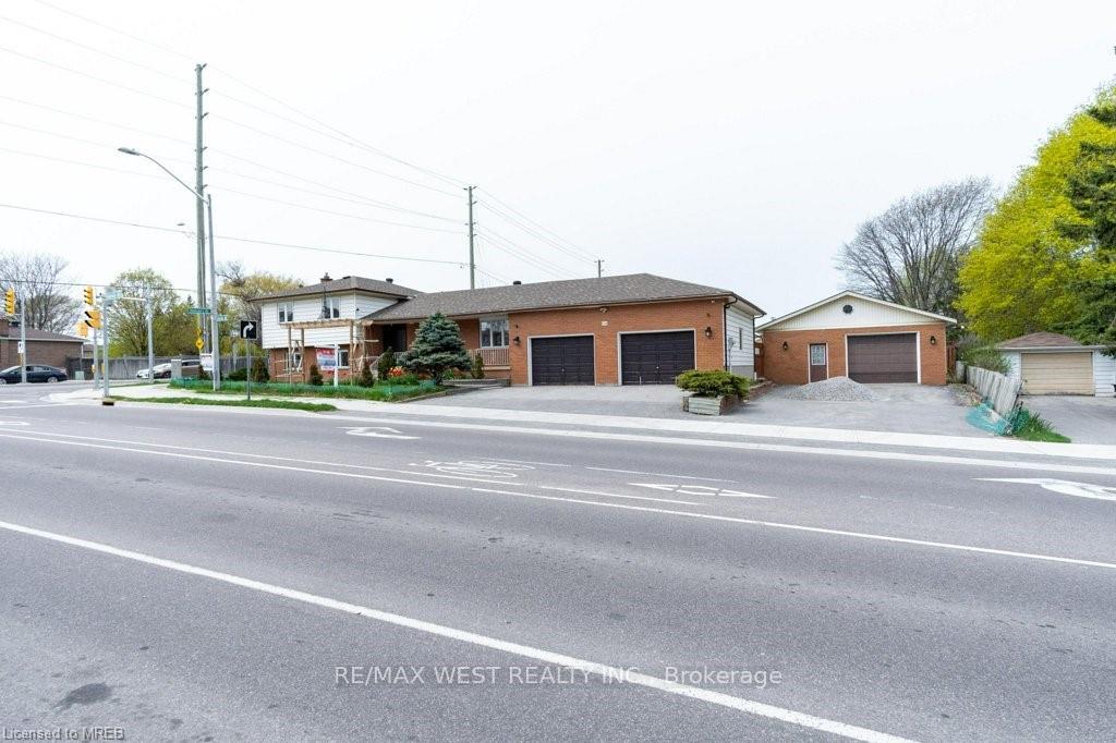Photo 8 of 146 Harvie Road, Barrie, Holly — HOMEH