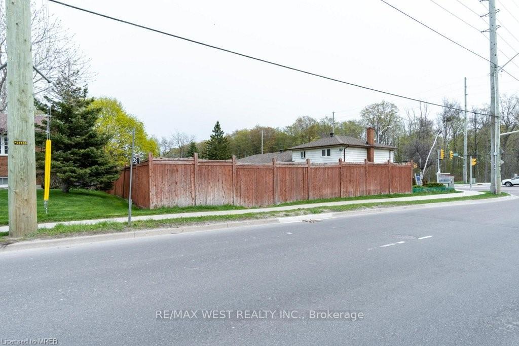 Photo 15 of 146 Harvie Road, Barrie, Holly — HOMEH