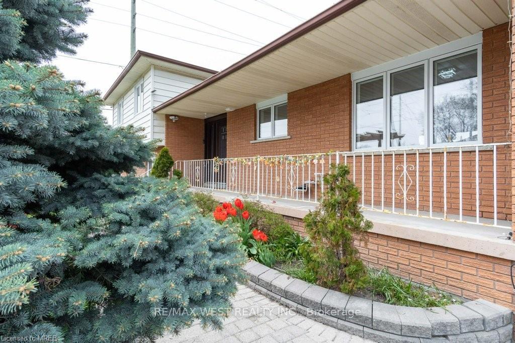 Photo 14 of 146 Harvie Road, Barrie, Holly — HOMEH