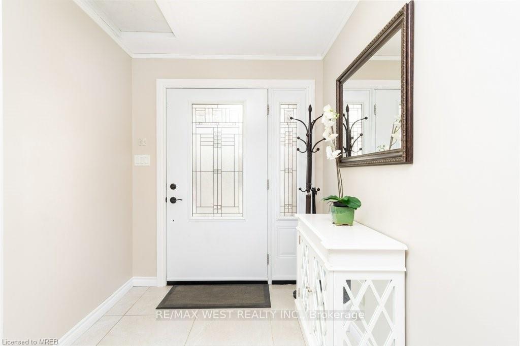 Photo 7 of 146 Harvie Road, Barrie, Holly — HOMEH