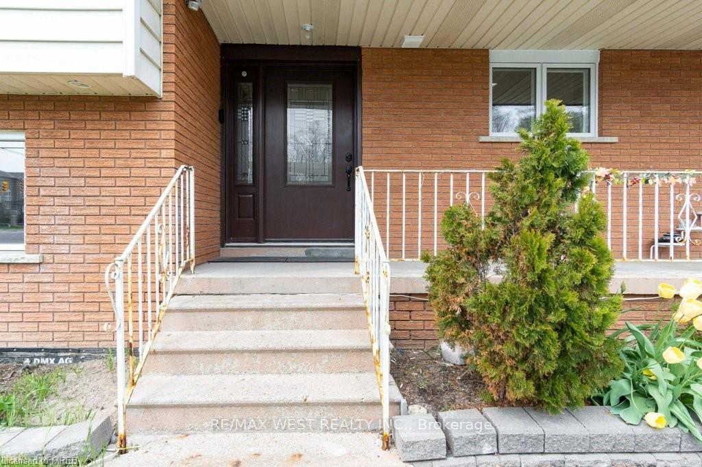 Photo 19 of 146 Harvie Road, Barrie, Holly — HOMEH