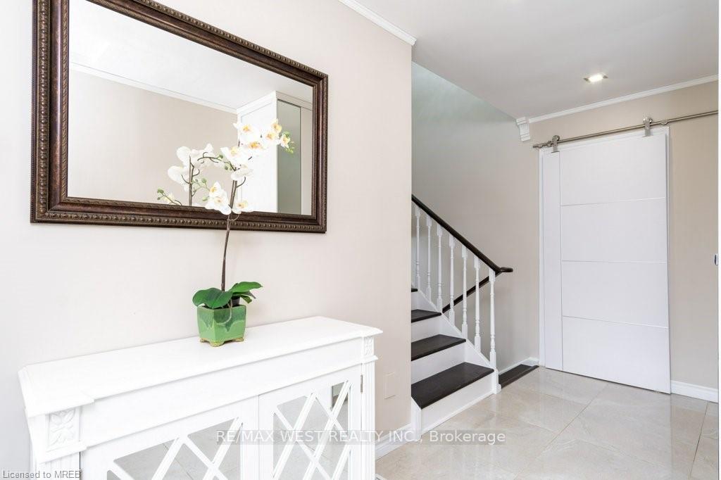 Photo 9 of 146 Harvie Road, Barrie, Holly — HOMEH