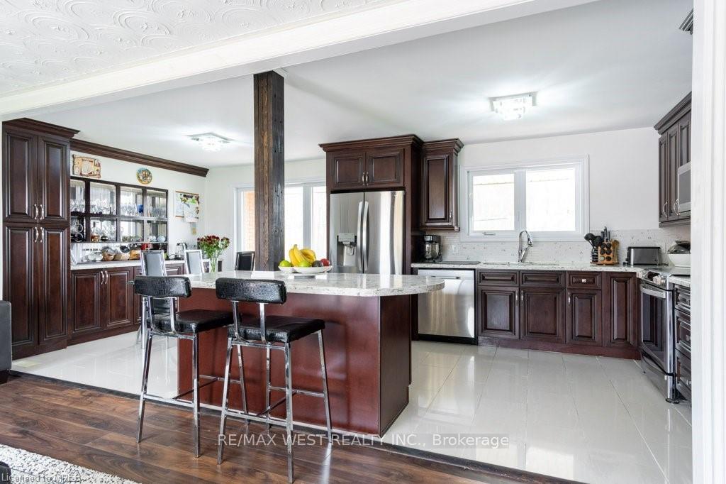 Photo 12 of 146 Harvie Road, Barrie, Holly — HOMEH