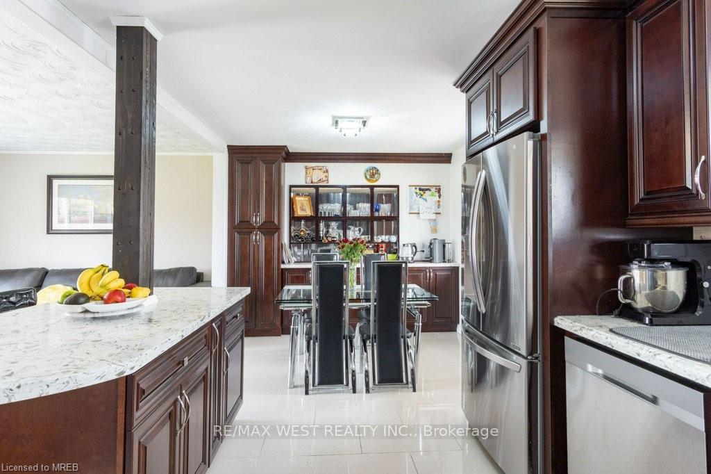 Photo 35 of 146 Harvie Road, Barrie, Holly — HOMEH
