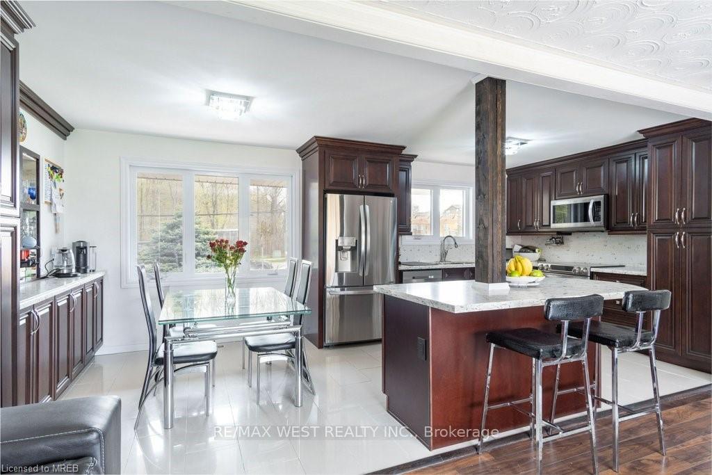 Photo 16 of 146 Harvie Road, Barrie, Holly — HOMEH