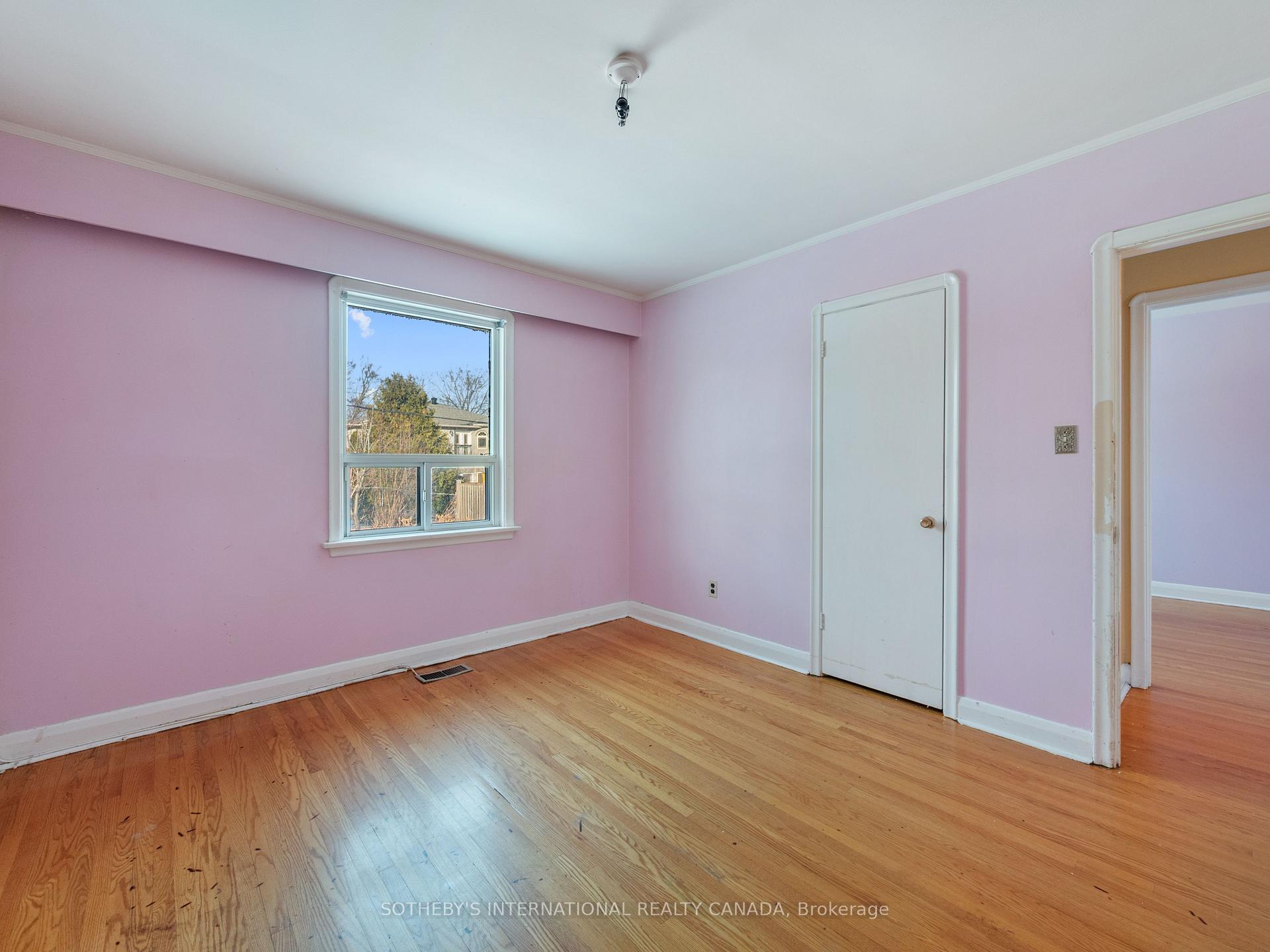 Photo 23 of 4 Riverlea Drive, Etobicoke, Humber Heights — HOMEH
