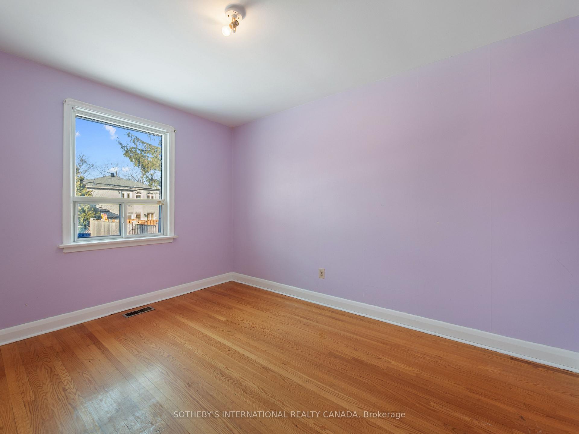 Photo 29 of 4 Riverlea Drive, Etobicoke, Humber Heights — HOMEH