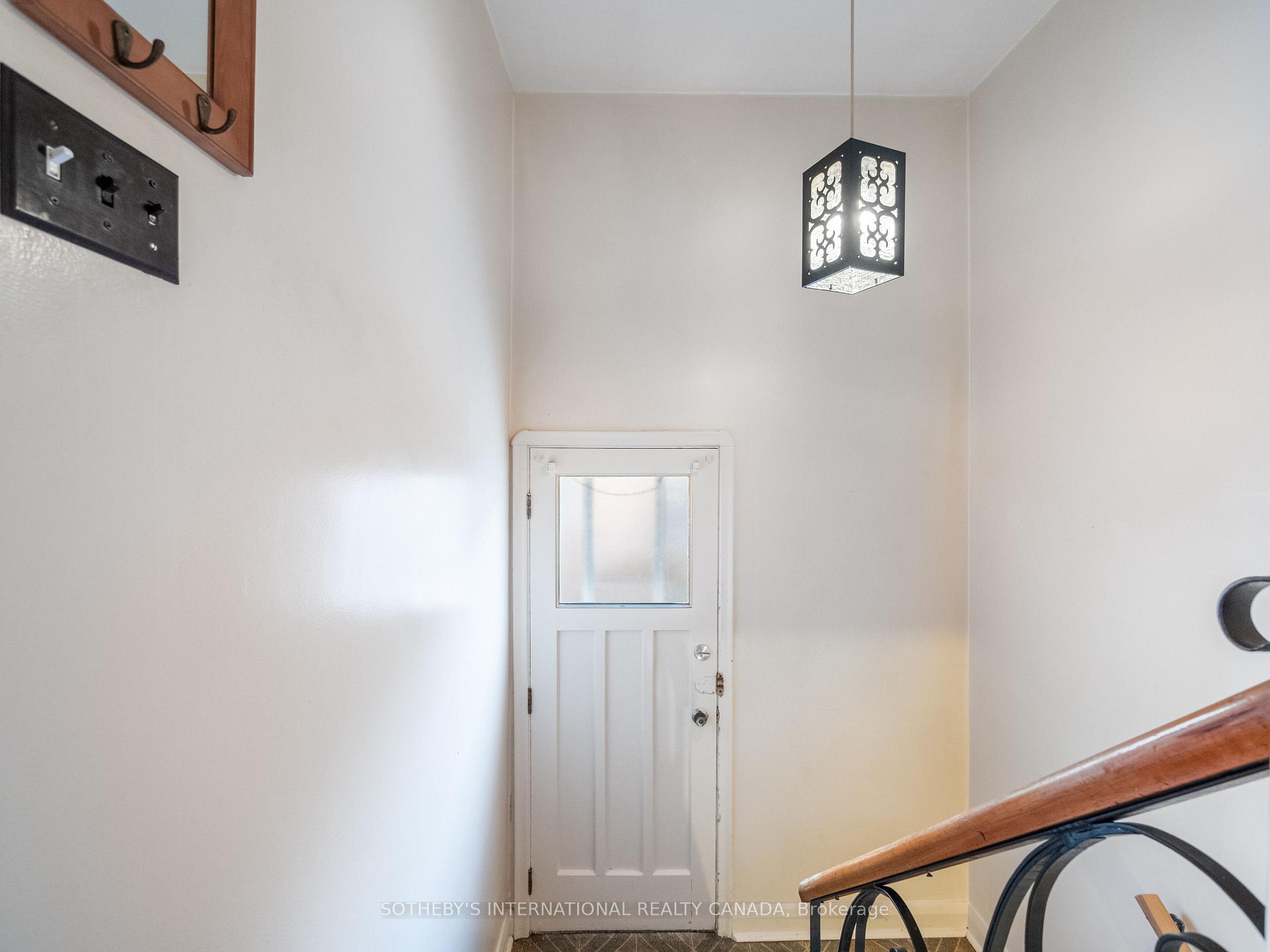 Photo 19 of 4 Riverlea Drive, Etobicoke, Humber Heights — HOMEH