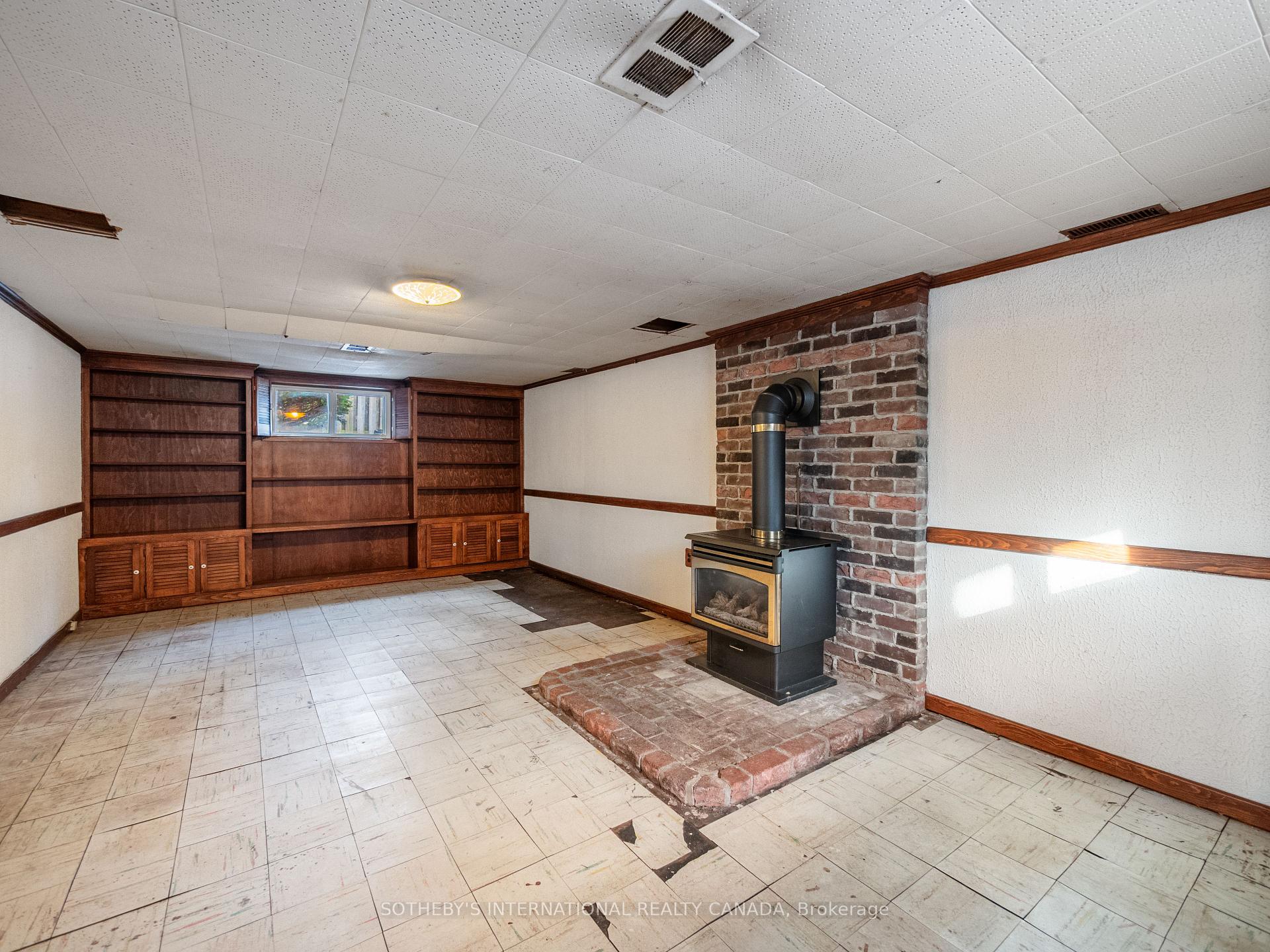 Photo 38 of 4 Riverlea Drive, Etobicoke, Humber Heights — HOMEH