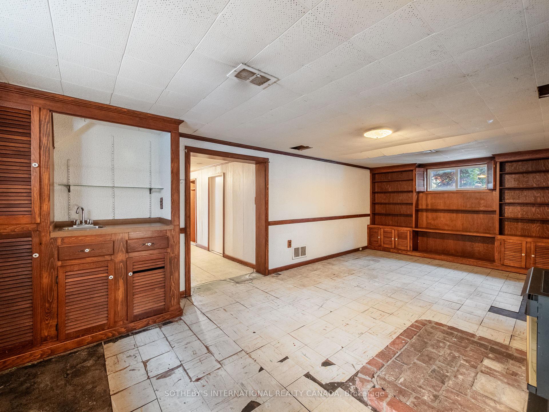 Photo 6 of 4 Riverlea Drive, Etobicoke, Humber Heights — HOMEH