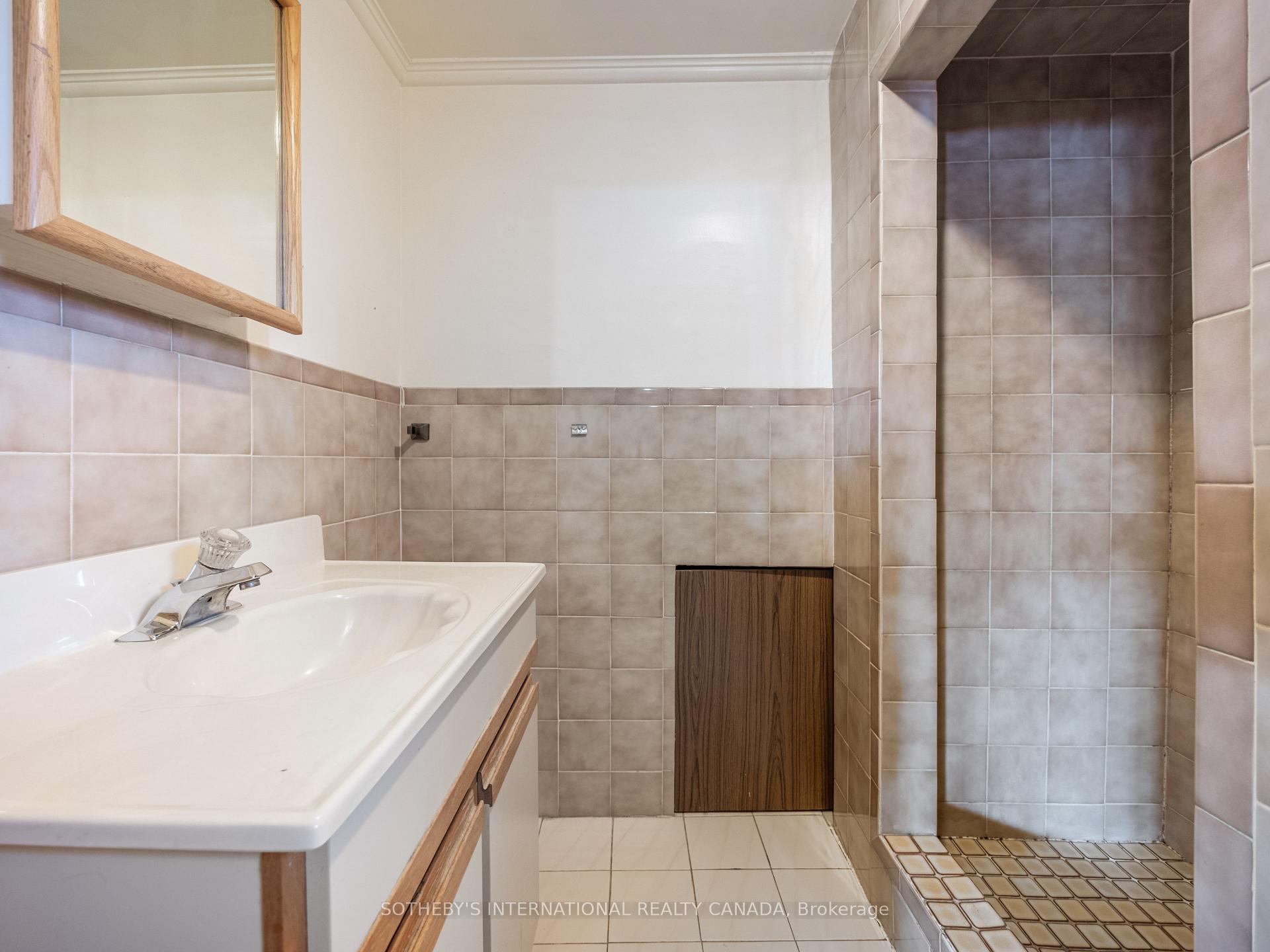 Photo 40 of 4 Riverlea Drive, Etobicoke, Humber Heights — HOMEH