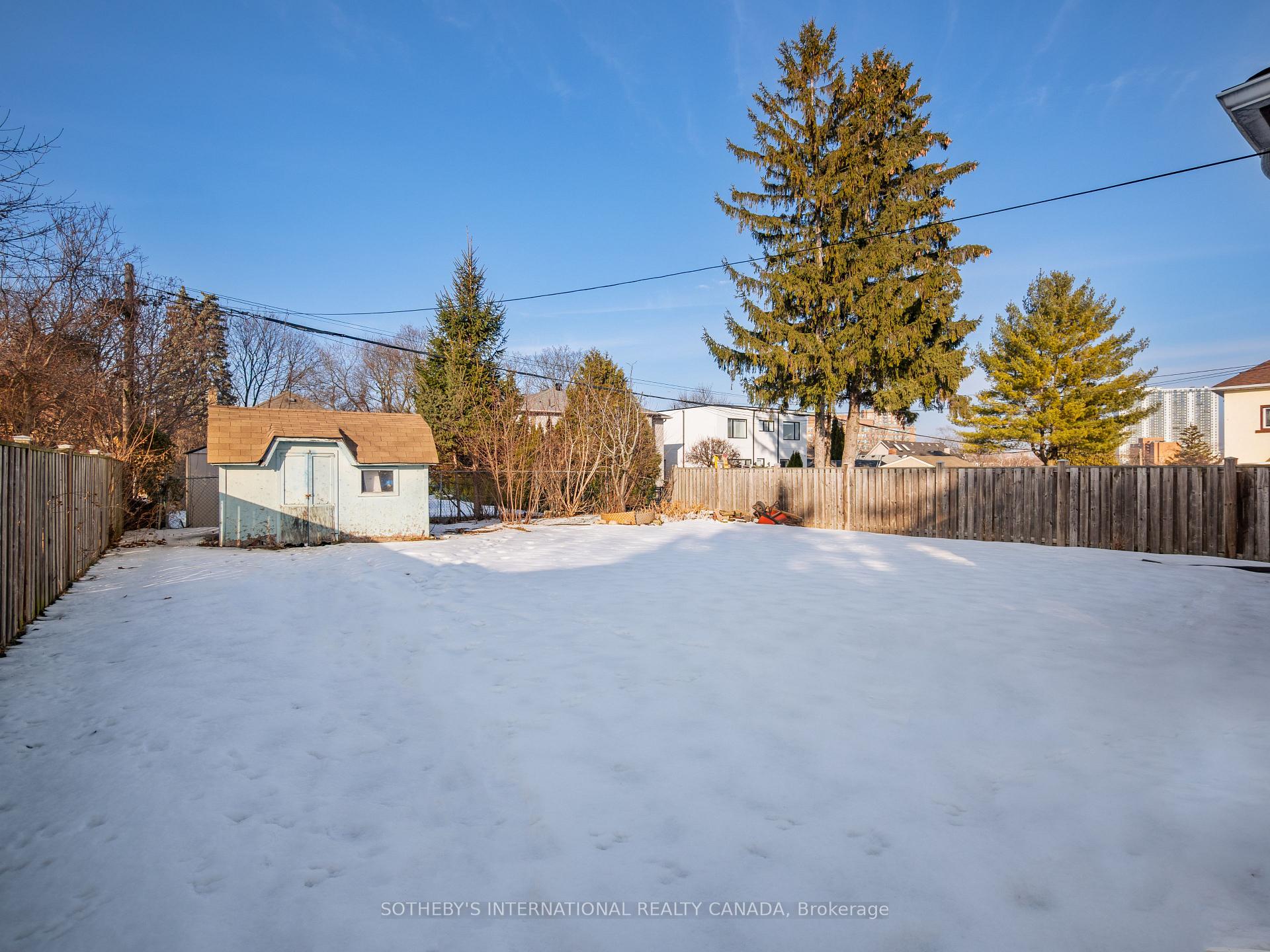 Photo 12 of 4 Riverlea Drive, Etobicoke, Humber Heights — HOMEH
