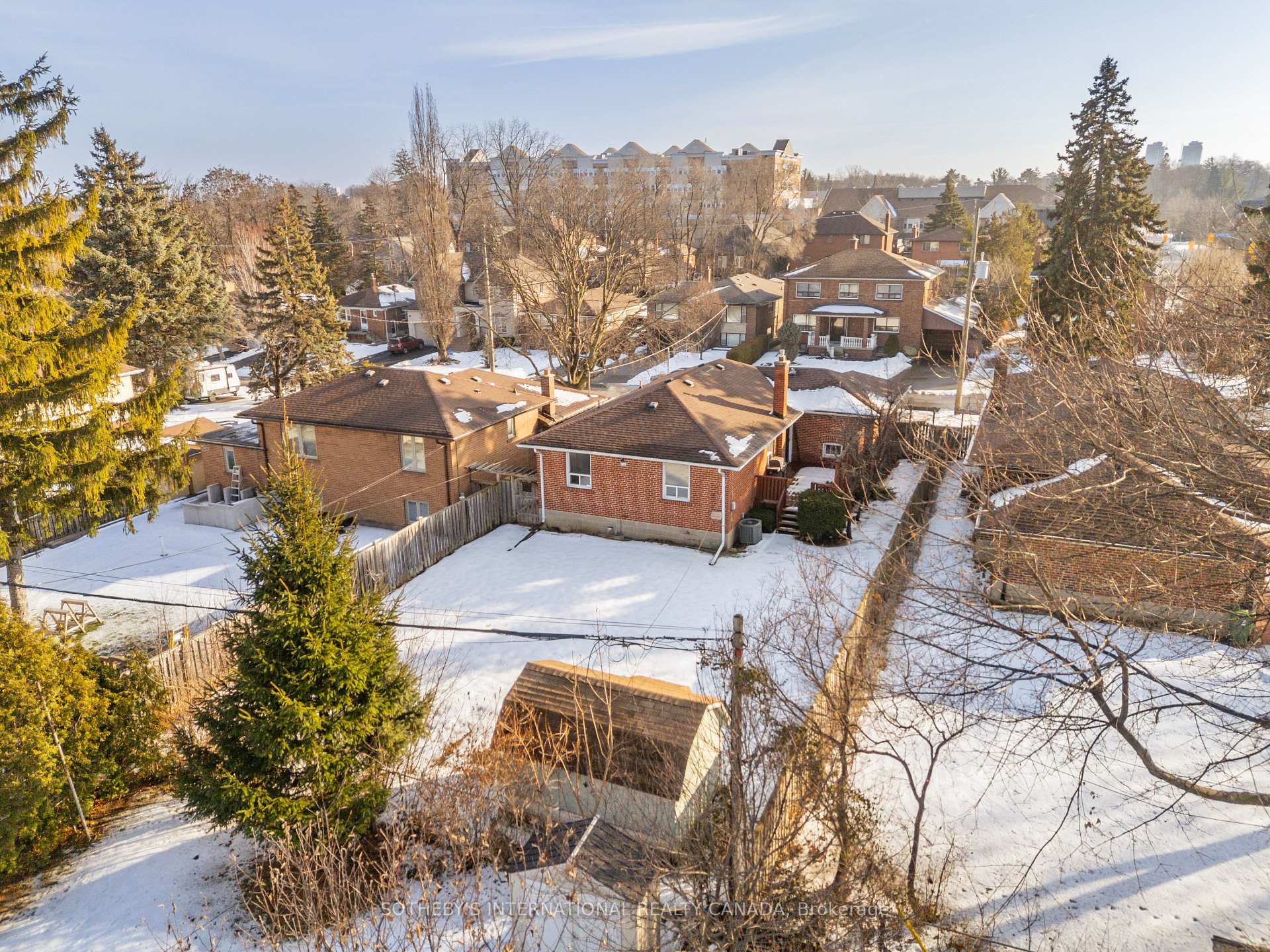 Photo 34 of 4 Riverlea Drive, Etobicoke, Humber Heights — HOMEH