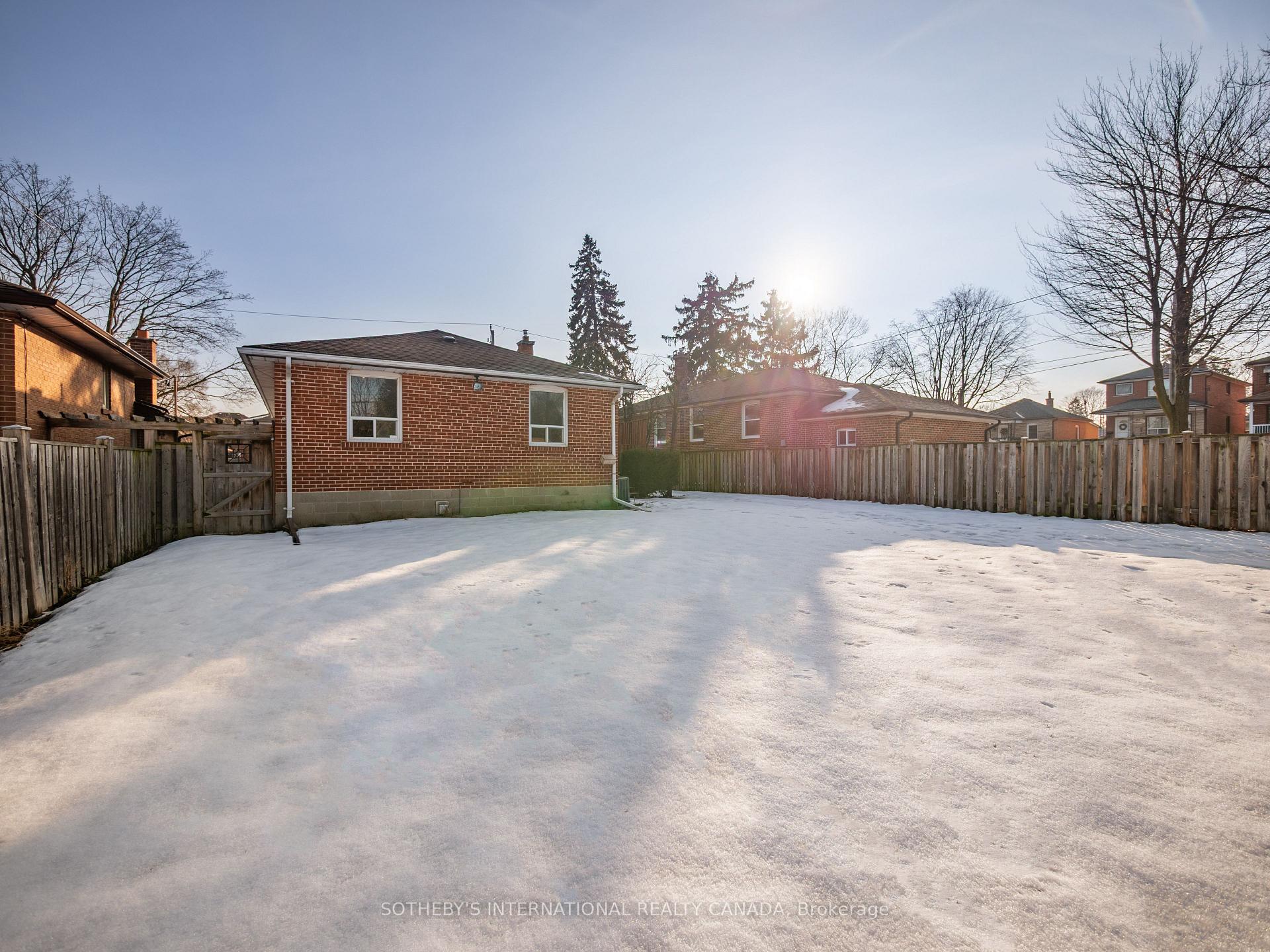Photo 41 of 4 Riverlea Drive, Etobicoke, Humber Heights — HOMEH