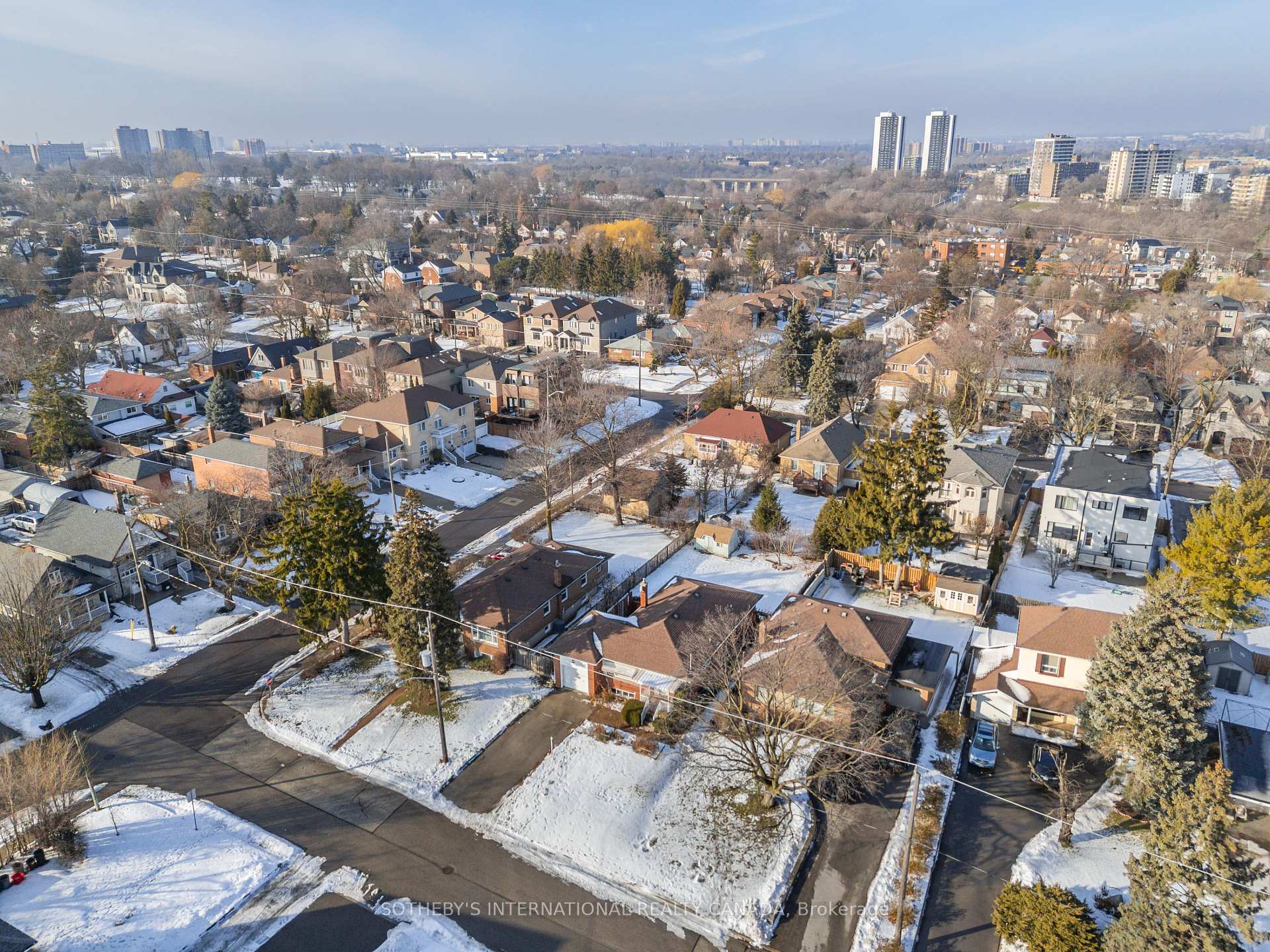 Photo 22 of 4 Riverlea Drive, Etobicoke, Humber Heights — HOMEH