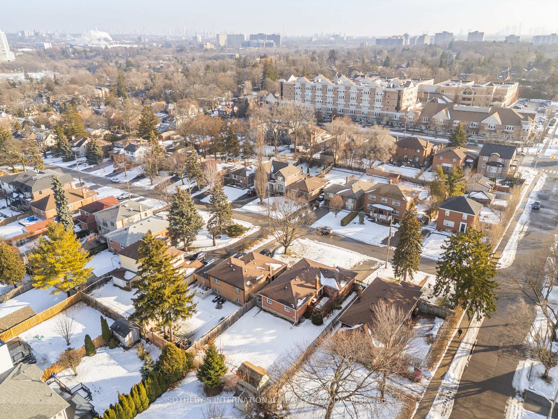 Photo 20 of 4 Riverlea Drive, Etobicoke, Humber Heights — HOMEH