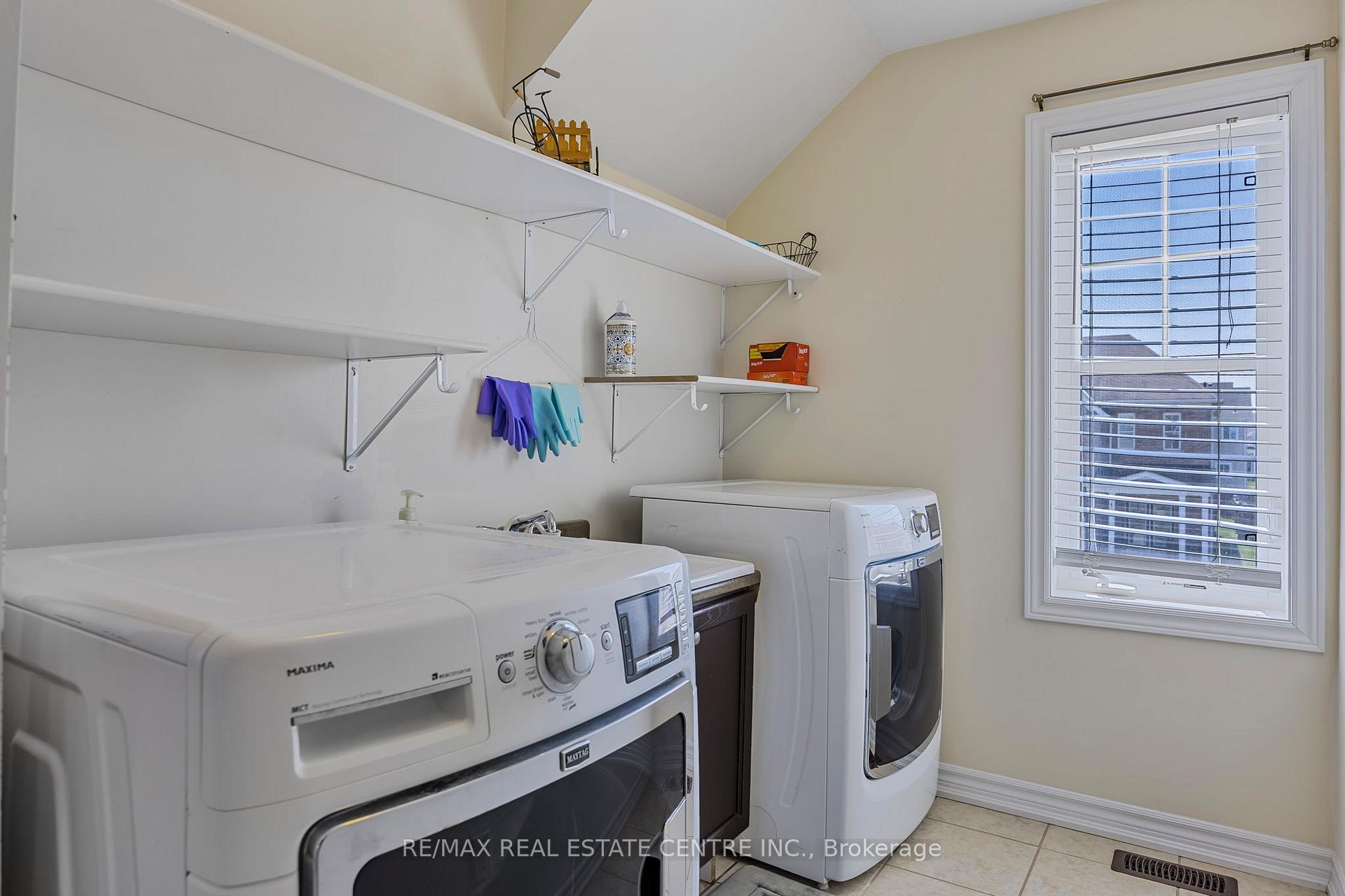 Photo 11 of 904 O'Reilly Crescent, Shelburne — HOMEH