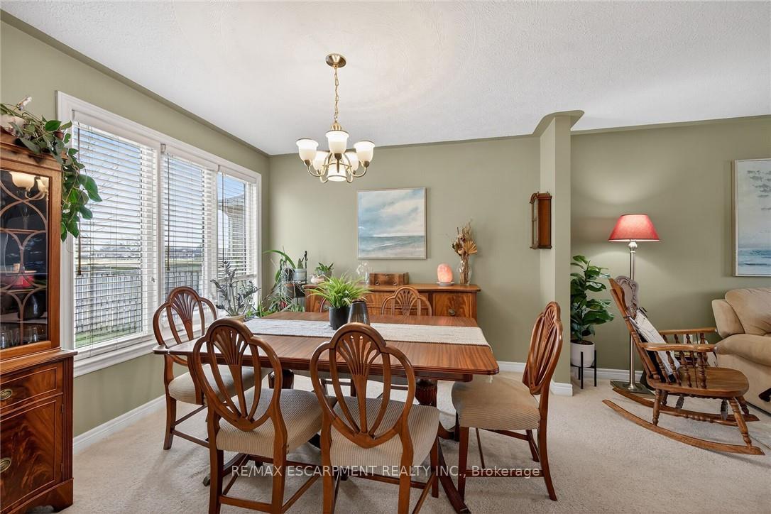 Photo 6 of 33 Oak Crescent, Haldimand — HOMEH