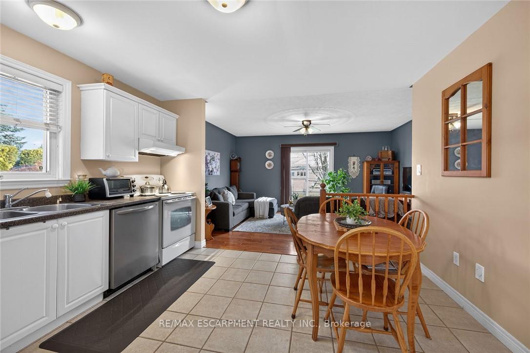Photo 38 of 33 Oak Crescent, Haldimand — HOMEH