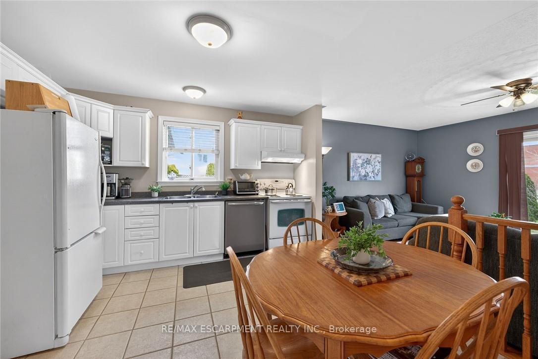 Photo 20 of 33 Oak Crescent, Haldimand — HOMEH