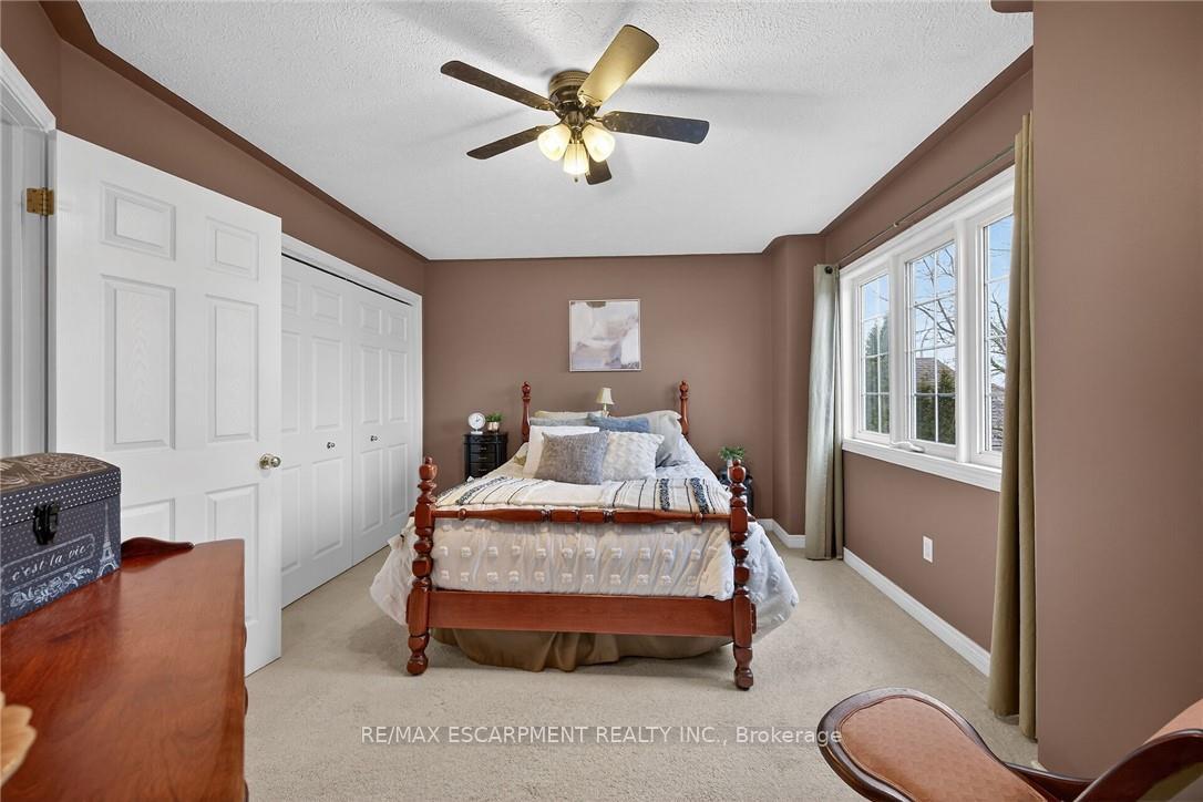 Photo 13 of 33 Oak Crescent, Haldimand — HOMEH