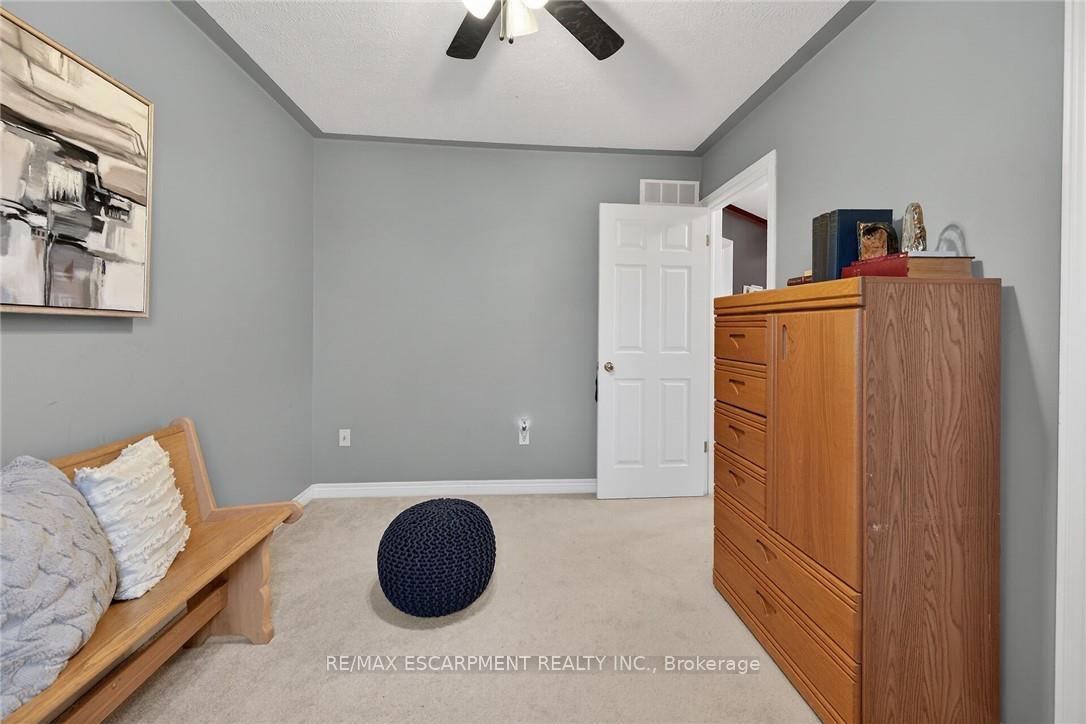 Photo 22 of 33 Oak Crescent, Haldimand — HOMEH