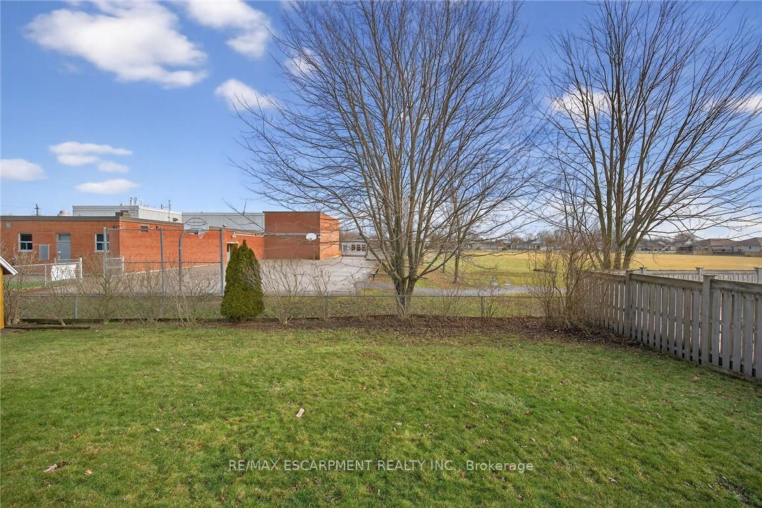 Photo 33 of 33 Oak Crescent, Haldimand — HOMEH