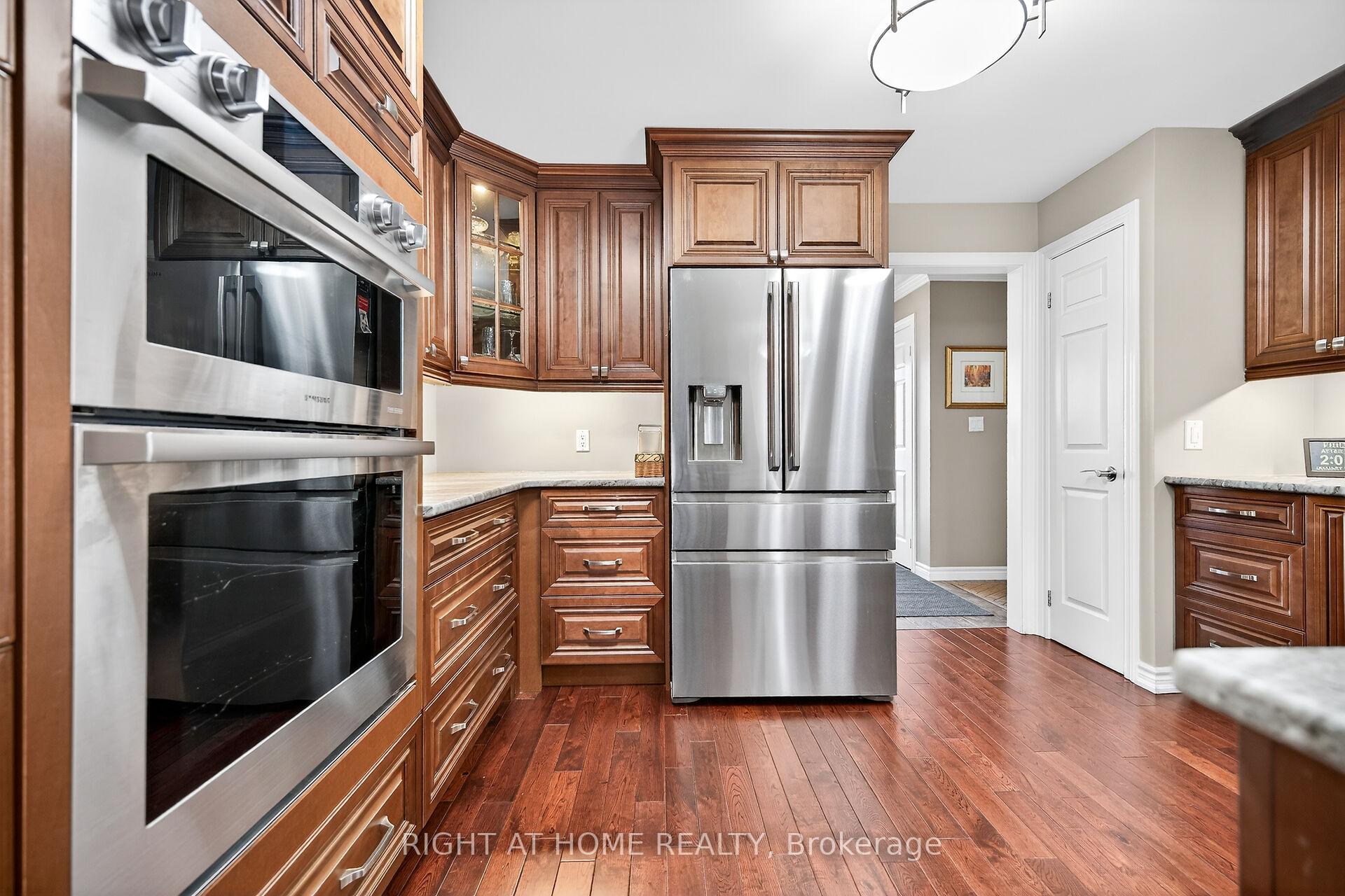 Photo 3 of 110 Kilroot Place, Hamilton, Rural Flamborough — HOMEH