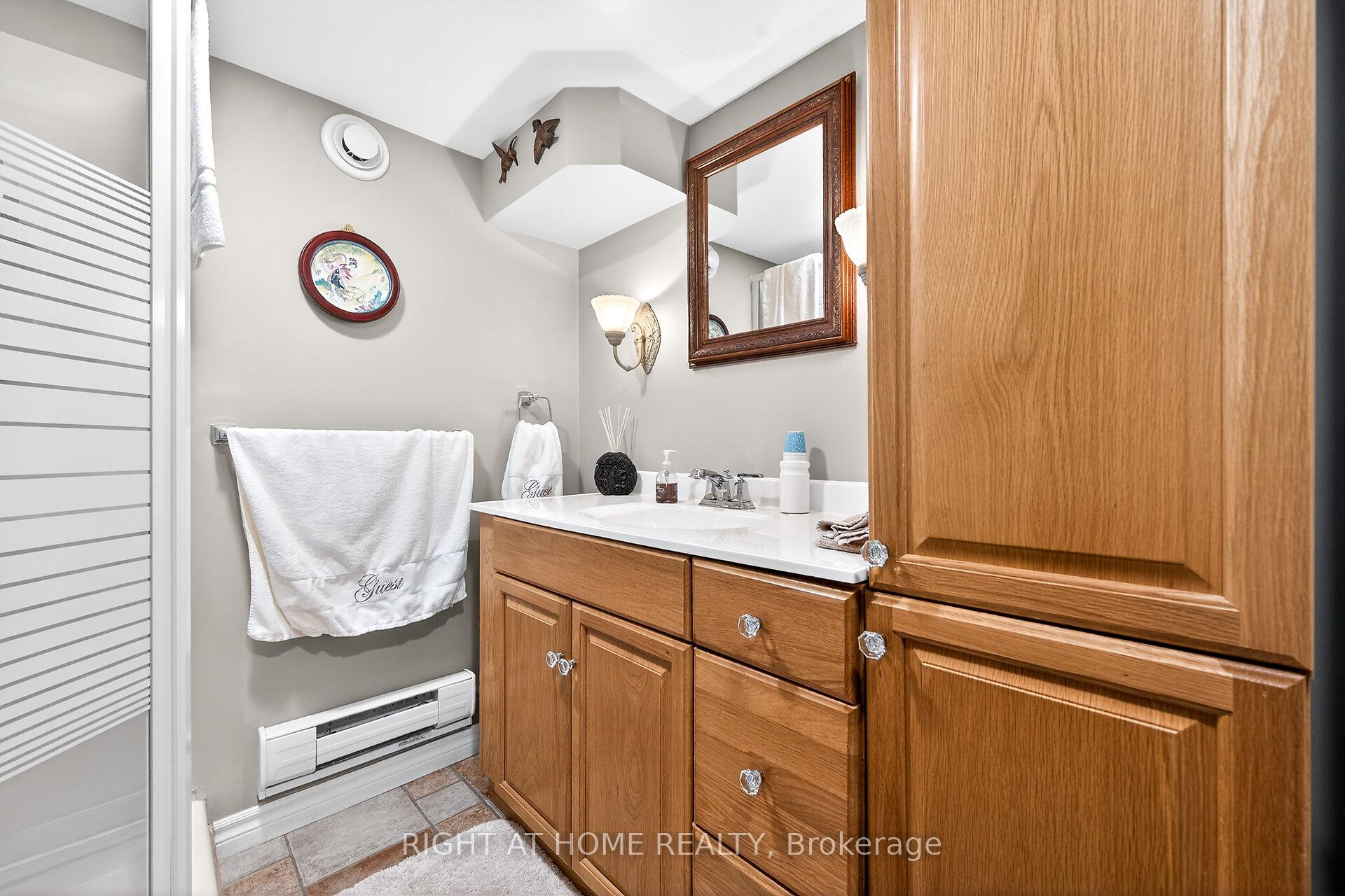 Photo 12 of 110 Kilroot Place, Hamilton, Rural Flamborough — HOMEH